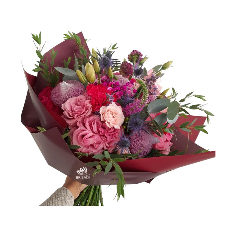 Bouquet de rosas, claveles, veronicas, lisianthus, crisantemos hecho por Brisadi en Quito, Ecuador